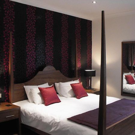 The Boleyn Hotel Staines-upon-Thames Eksteriør billede