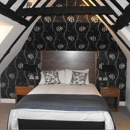 The Boleyn Hotel Staines-upon-Thames Eksteriør billede