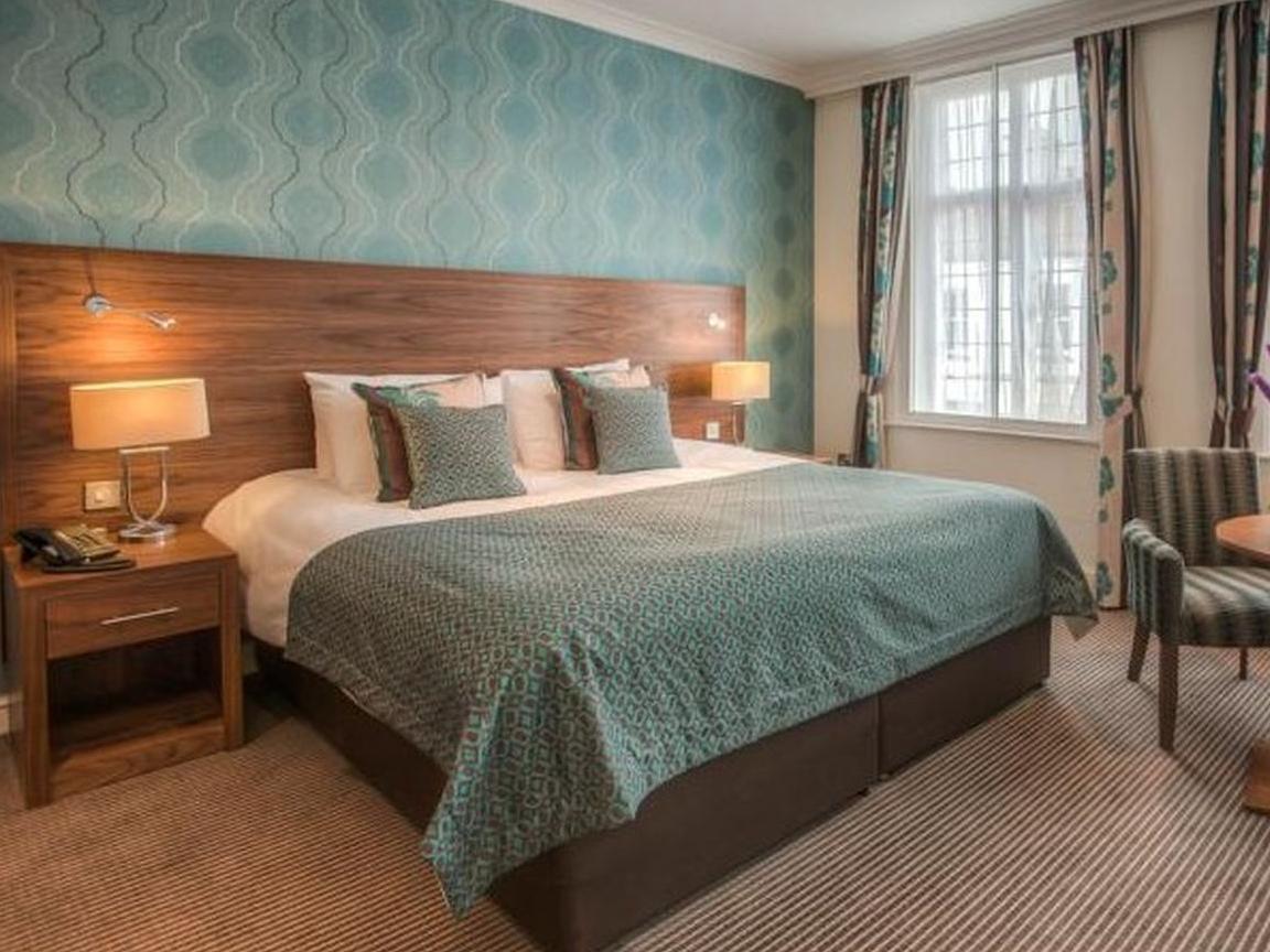The Boleyn Hotel Staines-upon-Thames Eksteriør billede