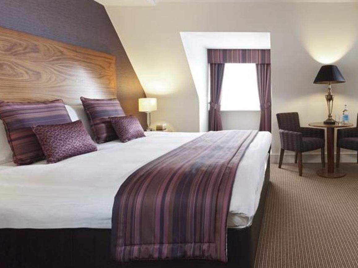 The Boleyn Hotel Staines-upon-Thames Eksteriør billede