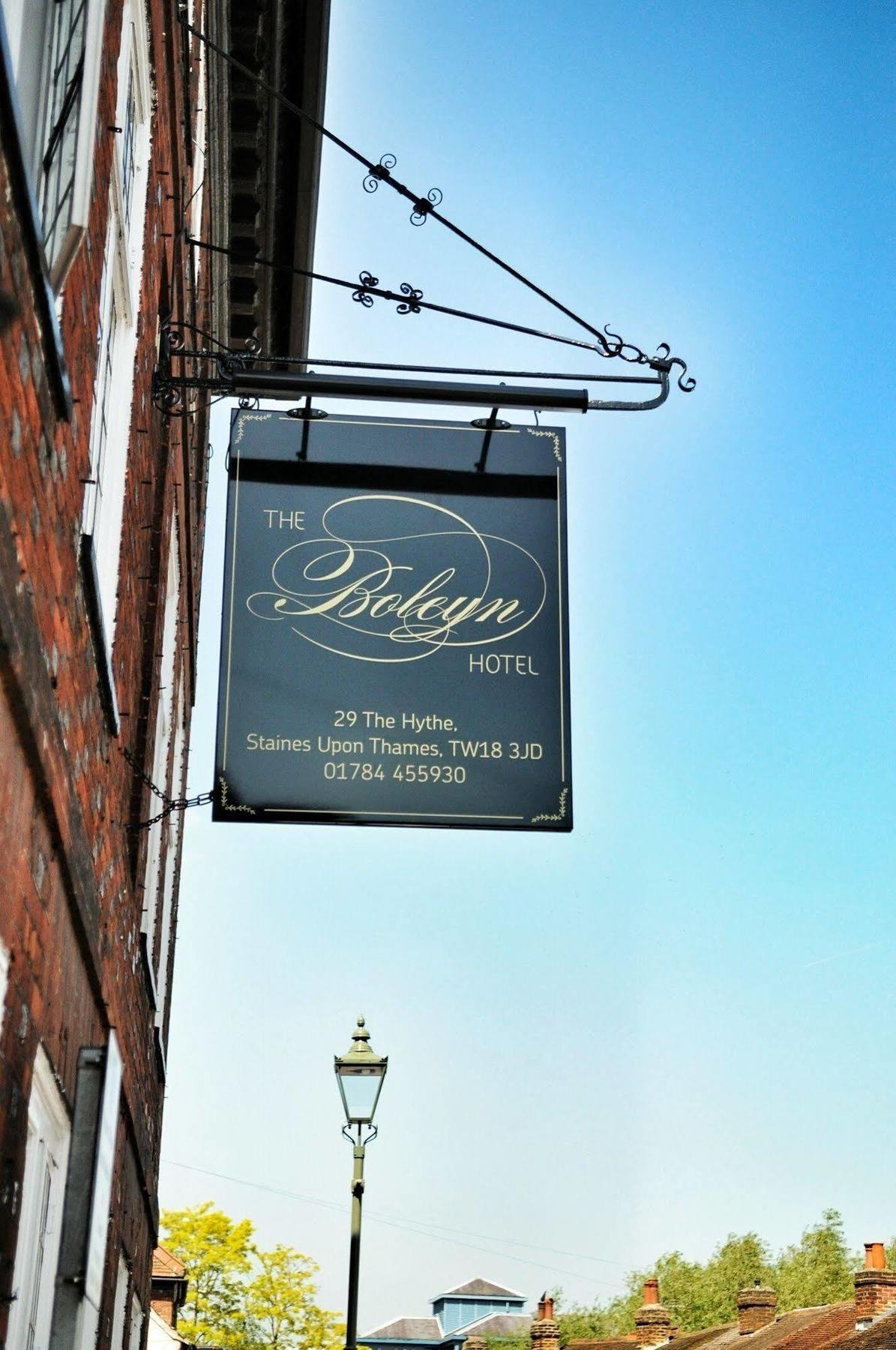 The Boleyn Hotel Staines-upon-Thames Eksteriør billede