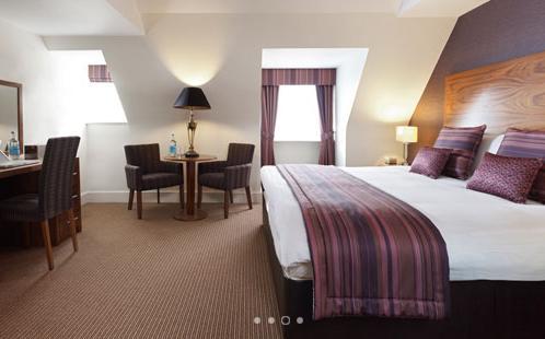 The Boleyn Hotel Staines-upon-Thames Eksteriør billede